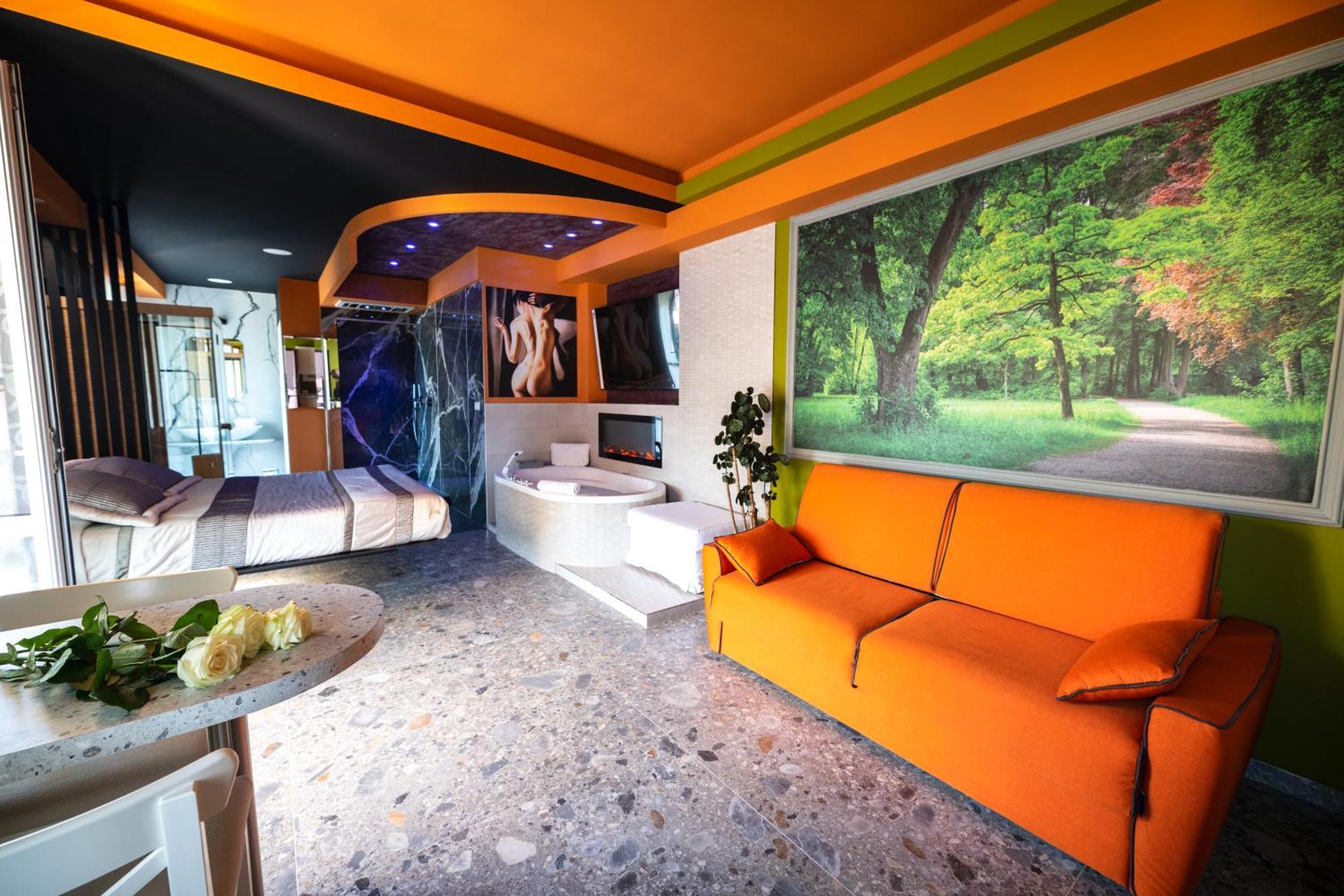 Apartament Garda Fantasy Jacuzzi Sauna Piscina *